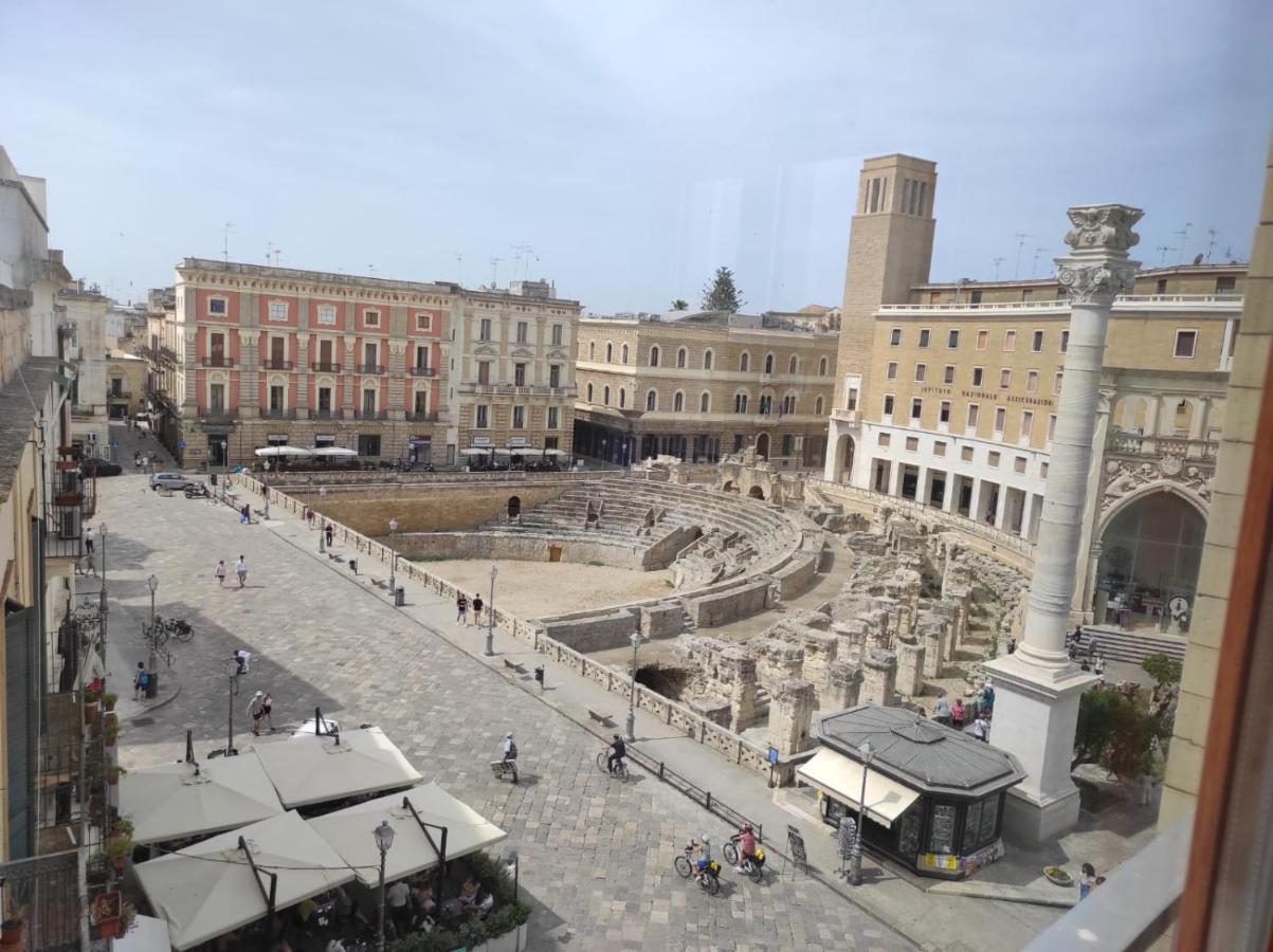 La Colonna Holiday House Apartment Lecce Exterior foto