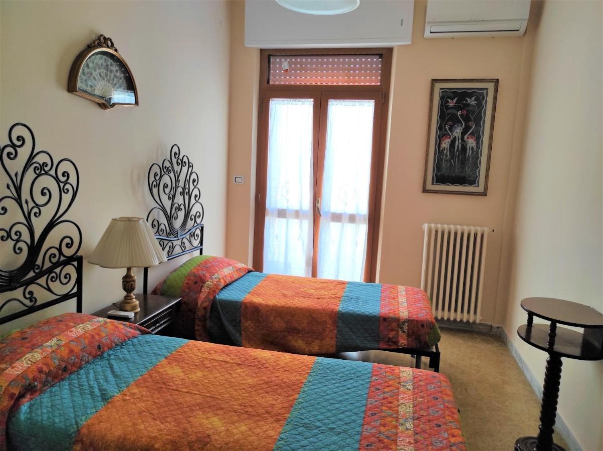 La Colonna Holiday House Apartment Lecce Exterior foto